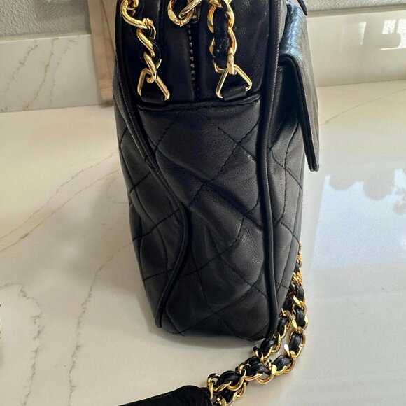 Chanel Vintage tassel camera bag with gold plated hardware in lambskin leather - Picture 6 of 16